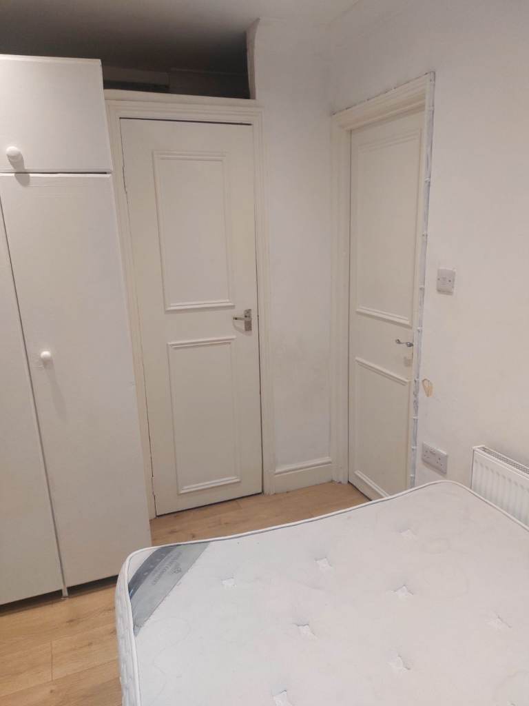 DSS 1BED GR FL FLAT+PRIV GARDEN OK SINGLE PARENT&CHILD 10 MIN WHITTON B.R. THEN 30 MIN WATERLOO