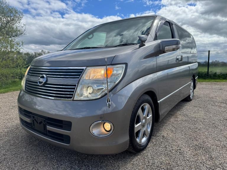 2009 Nissan Elgrand 3.5 HIGHWAY STAR PREMIUM EDITION AUTOMATIC * PREMIUM ESPRESSO LEATHER *  Petr...