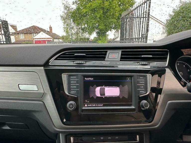 2017 Volkswagen Touran 1.2 TSI BlueMotion Tech SE Family Euro 6 (s/s) 5dr Petrol Manual