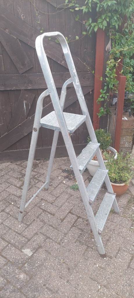Aluminium Step Ladder - 3 Steps, Good Condition