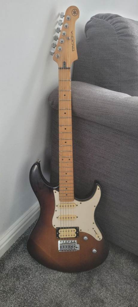 Yamaha Pacifica PAC112VM Electric Guitar - Sunburst, Good Condition