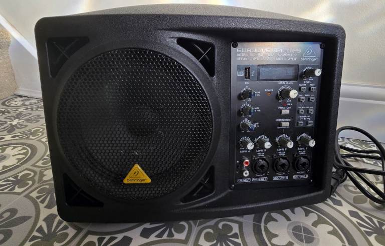 Behringer Eurolive B207MP3 Portable PA Speaker