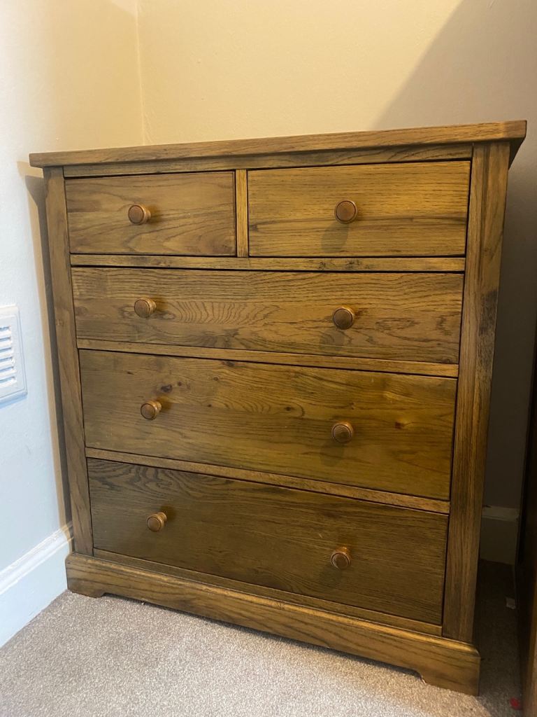 Chest of drawers 