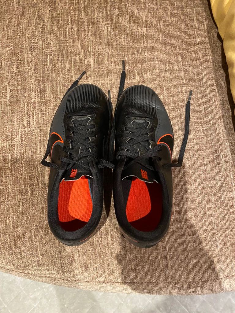 Size 2 Nike Mercurial Astro turf football trainers