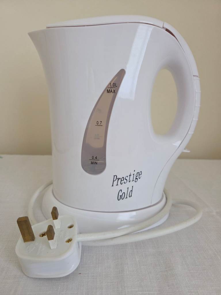 Quest Camping/Caravan/Motorhome Low Wattage Mains Electric Kettle 850-950Watt 220-240v 1lt