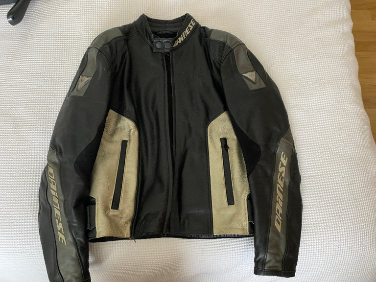 Dainese motorcycle leather jacket size 50 open to offers 