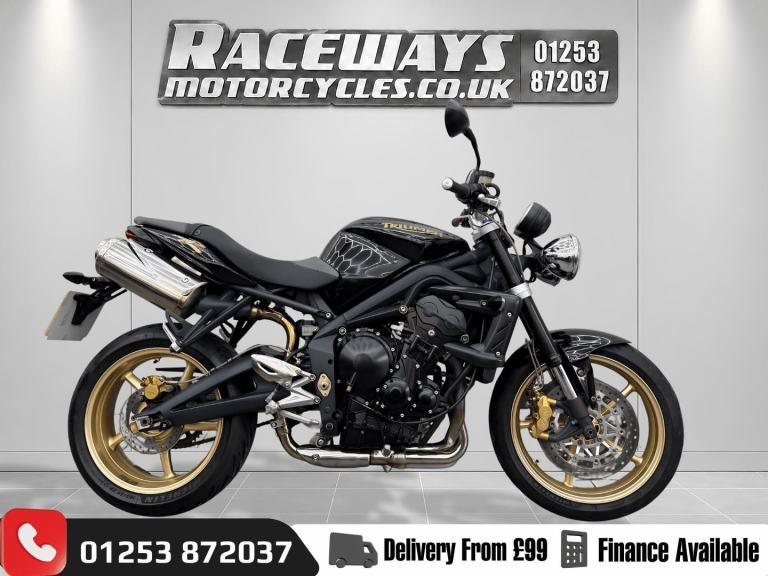 TRIUMPH STREET TRIPLE R 2010, JUST 7,398 MILES, BLACK, 675 CC