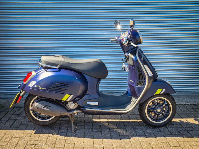 Piaggio Vespa GTS 300 SuperTech