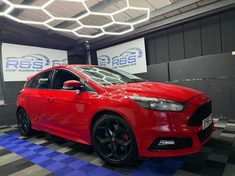 2015 Ford Focus 2.0T EcoBoost ST-1 5dr HATCHBACK Petrol Manual