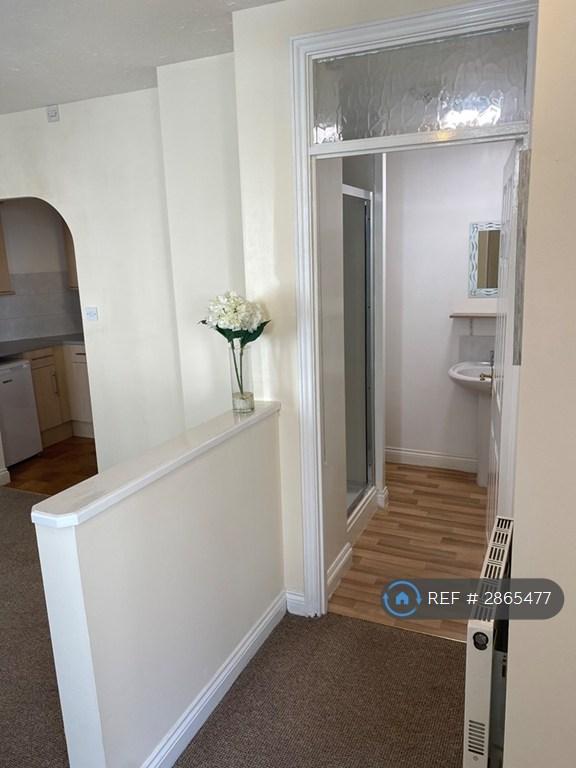 Studio flat in William Street, Swindon, SN1 (#2865477)