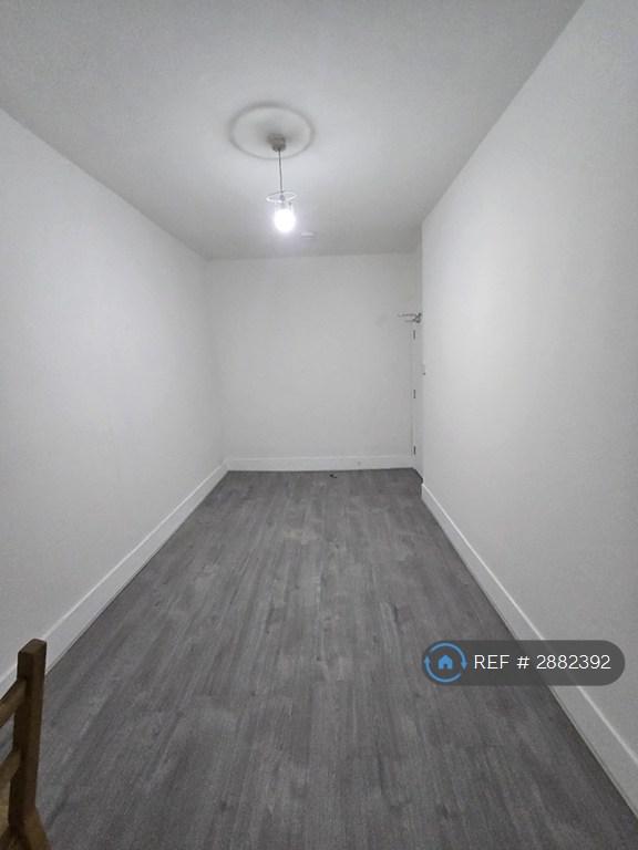 1 bedroom in Upper Road, London, E13 (#2882392)