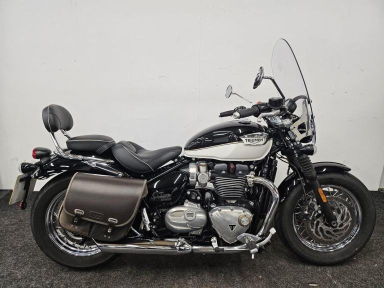TRIUMPH SPEEDMASTER 1200 ** BREMBO BRAKES - TRIUMPH LUGGAGE - RIDER MODES **