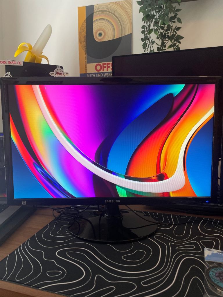 Samsung S24D300H 24-inch LED-backlit gaming monitor