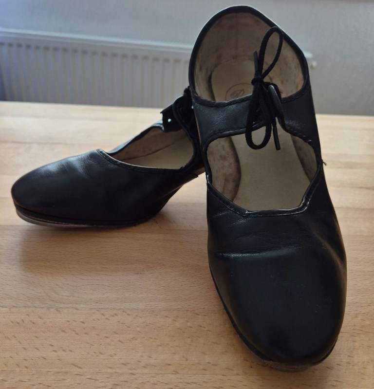 Ladies Rock Valley tap shoes