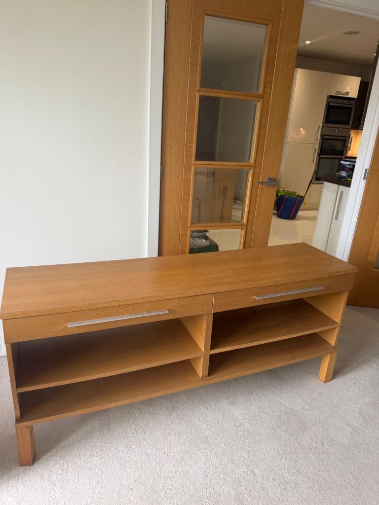 ⭕️⭕️⭕️FREE⭕️⭕️Wooden TV Unit with Shelves and Drawers – Good Condition