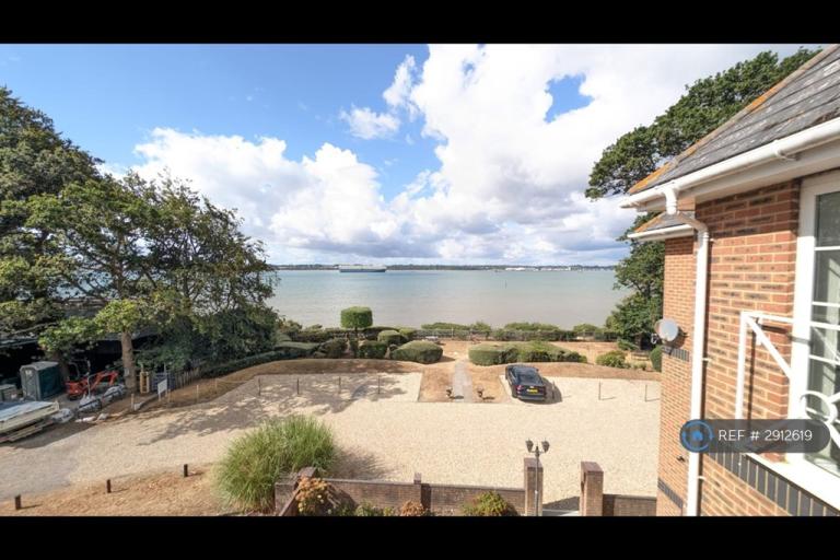 2 bedroom flat in Englefield Court, Southampton, SO31 (2 bed) (#2912619)