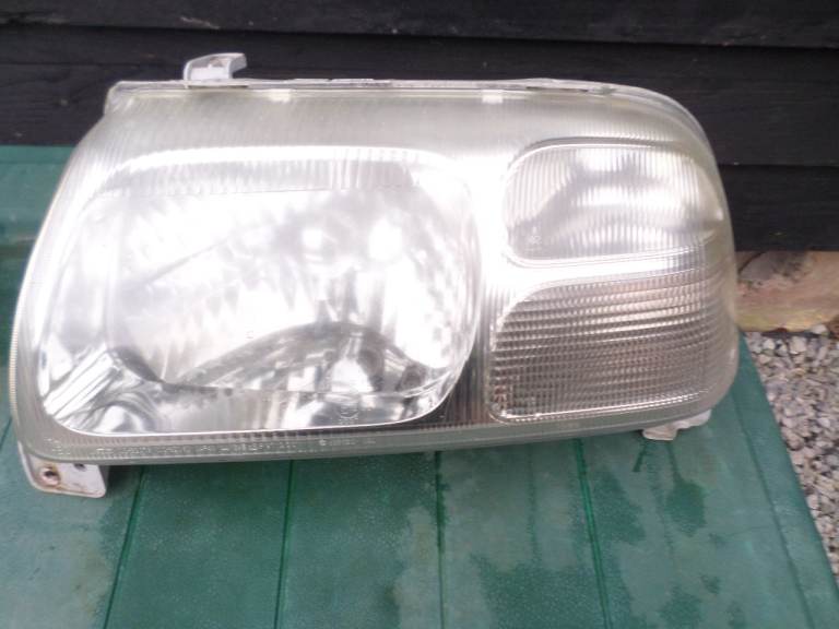 Suzuki Grand Vitara Sport 2003, Front Passenger Side Headlight Assembly