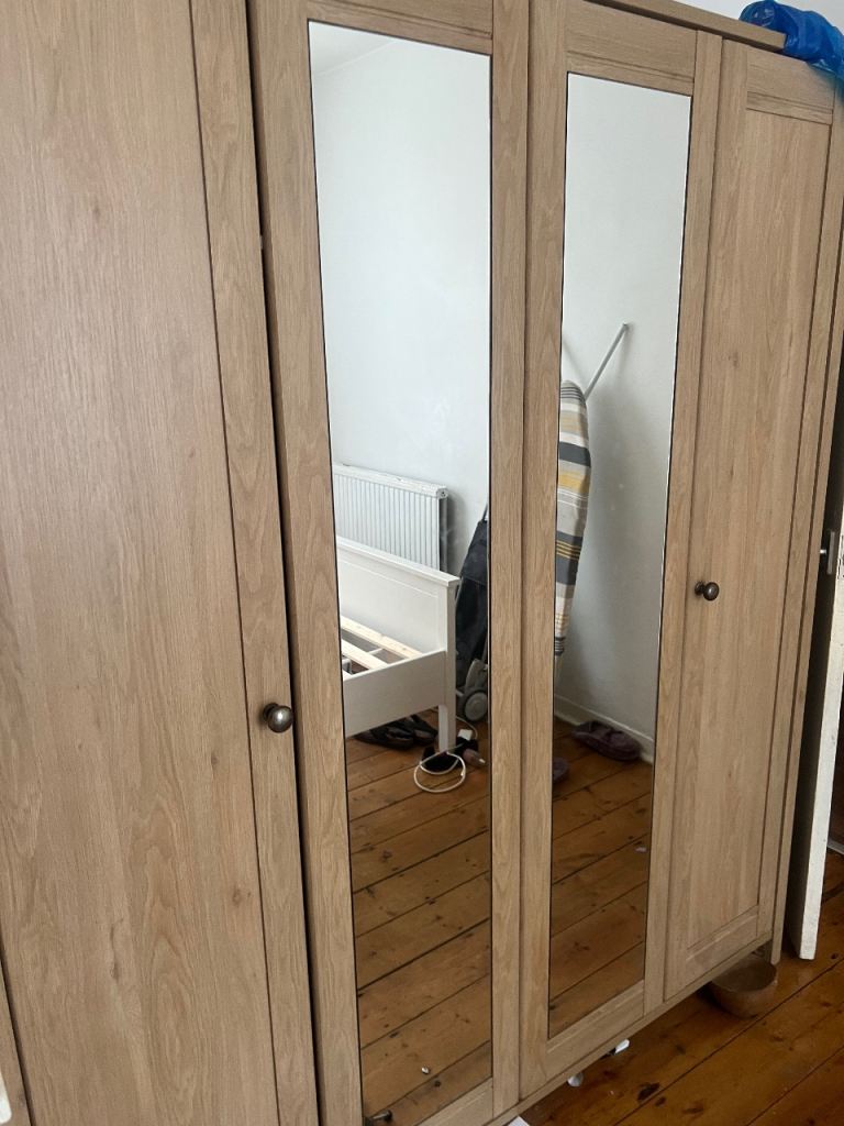 Wood Effect Wardrobe with Mirrored Doors – Good Condition