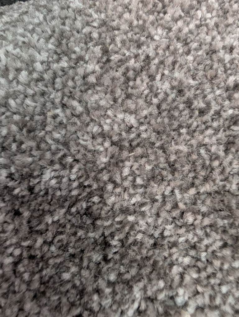 3 large rolls of carpet 4m x 3.3-3.5m