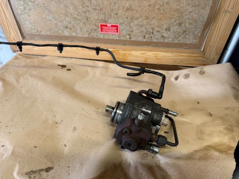 Ford Transit Fuel pump mk7 2.2 TDCI 6C1q-9B395-AE