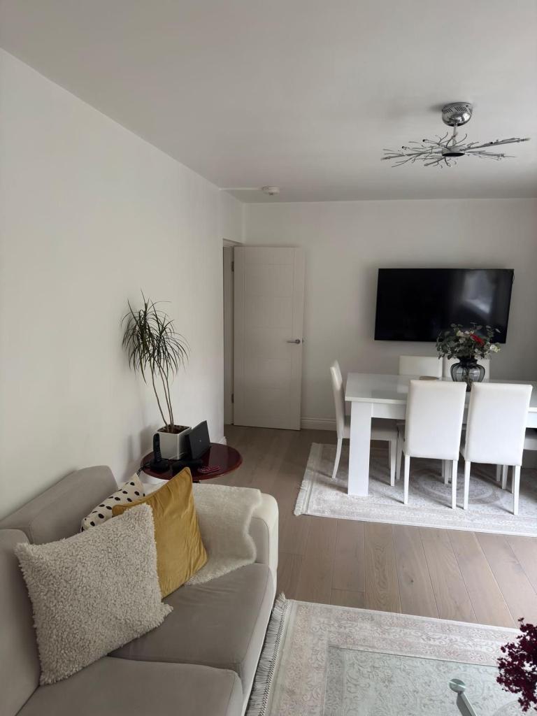 New Cross area, beautiful 2 bedroom apartment 