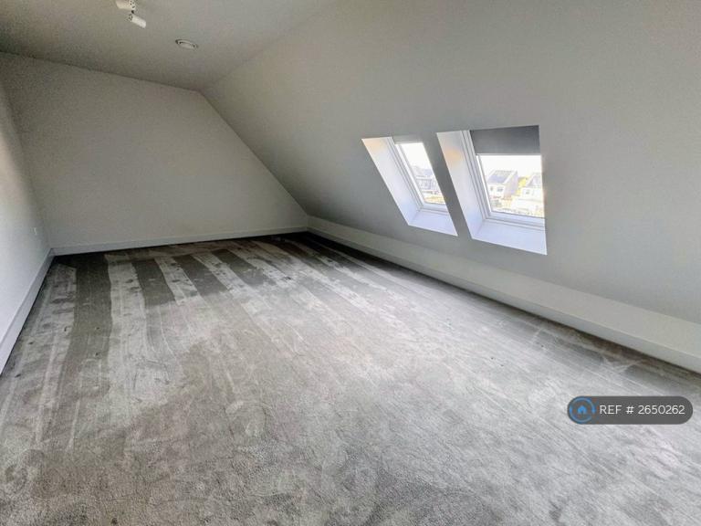 4 bedroom house in Wentworth Drive, Weldon, NN17 (4 bed) (#2650262)