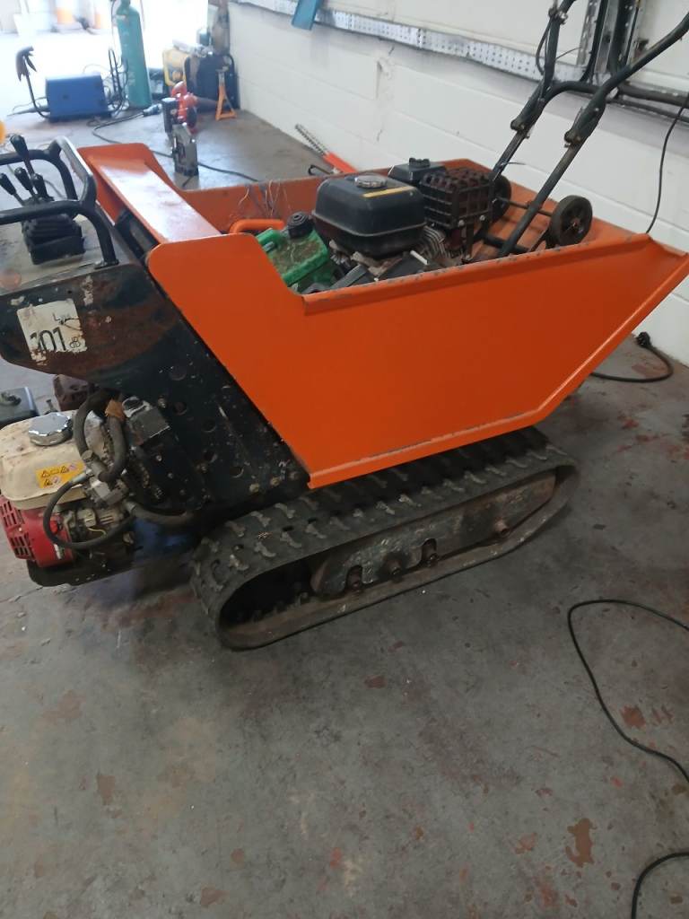 Tracked dumper