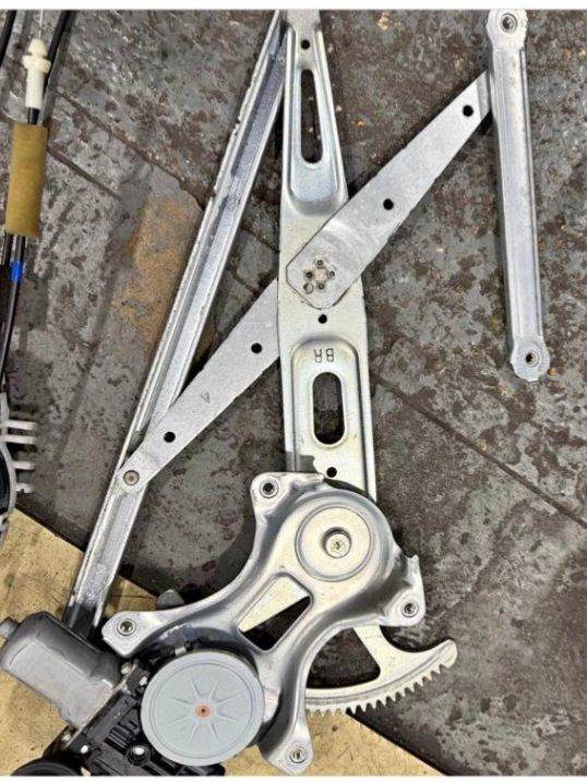 Toyota prius hybrid Windows Regulator Motor 