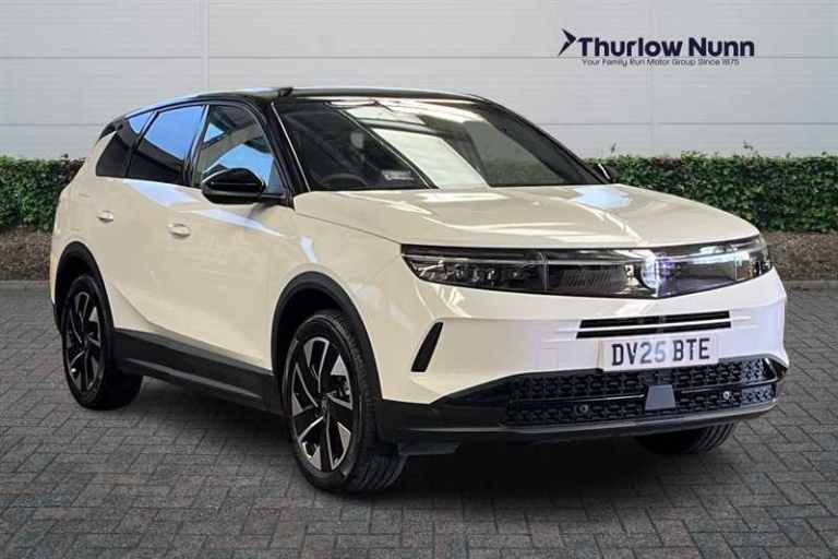 2025 Vauxhall Grandland 1.2 Ultimate SUV 5dr Petrol Hybrid e-DCT Euro 6 (s/s) (136 ps) SUV Hybrid...