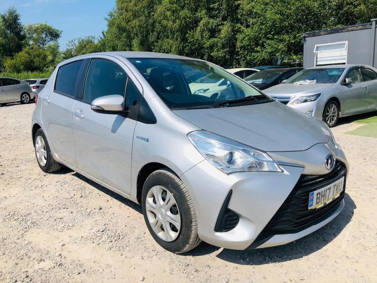 2017 Toyota Vitz 1490 Hybrid