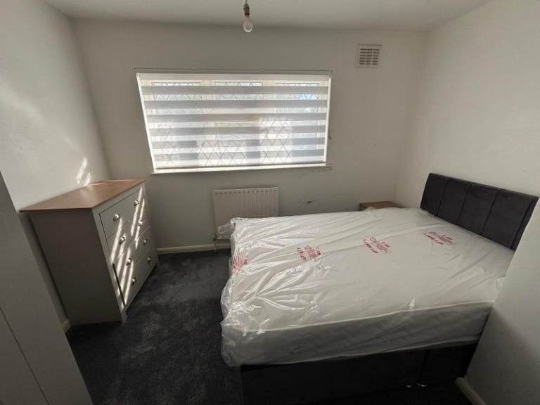 1 Double Bedroom in Gravesend
