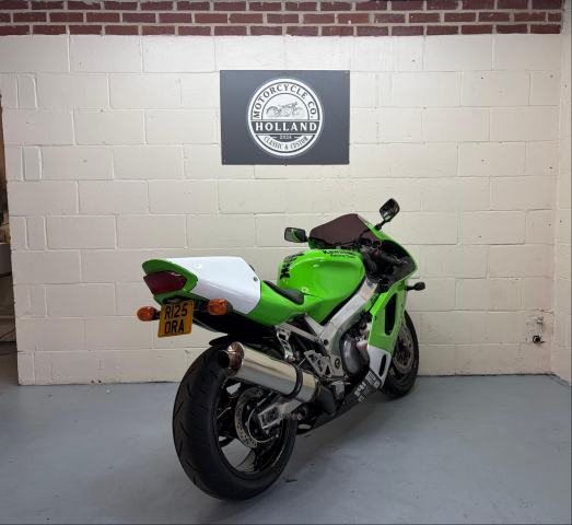 1997 Kawasaki ZX-7R Ninja - Lovely condition- V. low Mileage