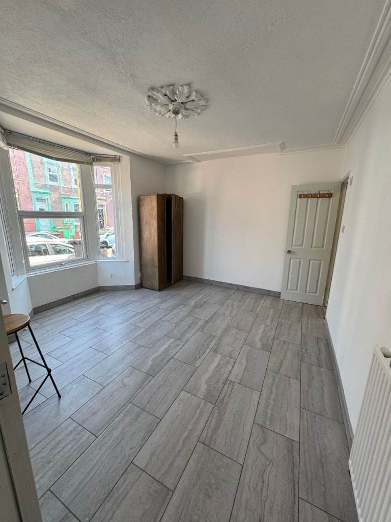 Newly Refurbished Five-Bedroom House  in Totterdown Bristol– Ideal for Students & Professional