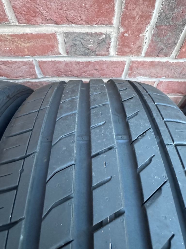 245/40r19 TYRES like NEW 7mm  245/40ZR19 98Y