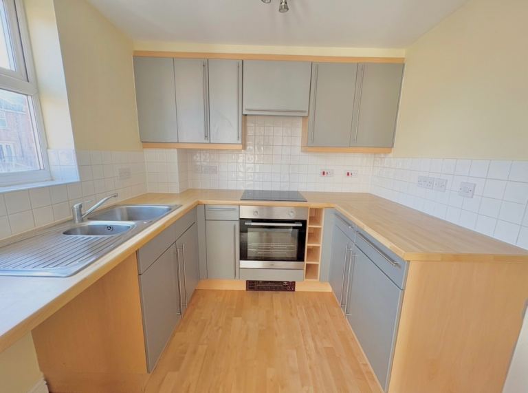 Apartment To Rent: Southampton, SO14