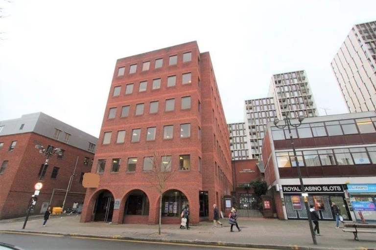 A bright, sunlit serviced office suite available to let in Harrow HA1 at a heavily discounted rate.