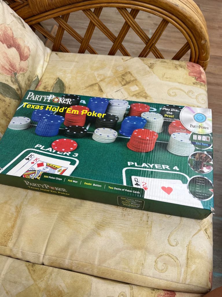 Texas Hold'Em Poker Set - Good As New