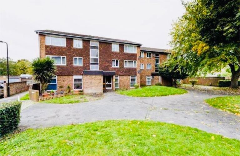 Large 1 Bedroom Flat, Bills Included In Perivale, Greenford