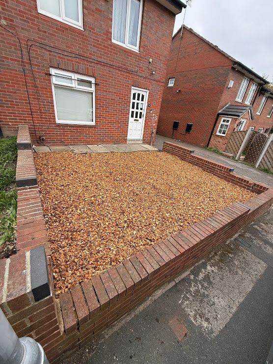 6 Eltham Gardens Leeds LS6 2TX