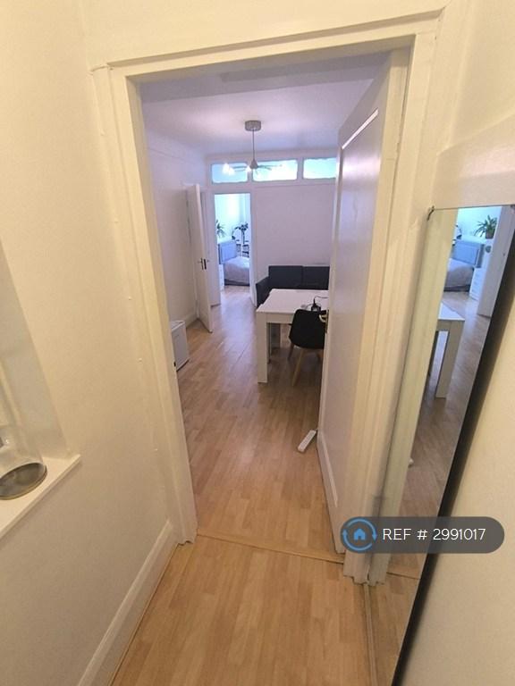 2 bedroom flat in Gloucester Place, London, NW1 (2 bed) (#2991017)