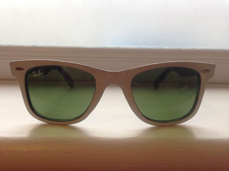 Ray-Ban Wayfarer Sunglasses (white frame/ green lenses) with case and lens wipe