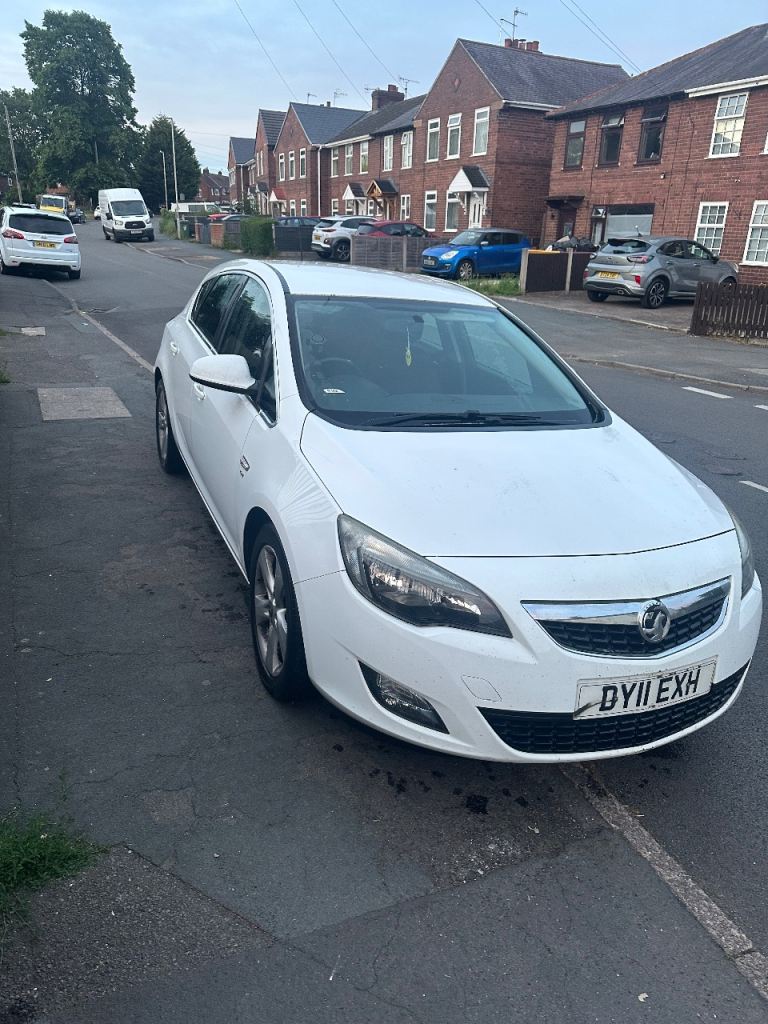 Vauxhall, ASTRA, Hatchback, 2011, Manual, 1956 (cc), 5 doors