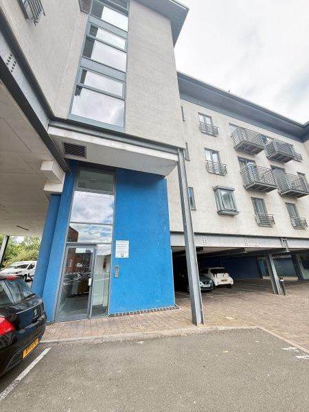 *B.C.H*-2 Bed Apartment-Smith Flour Mill, WALSALL-Walking Distance to Walsall College