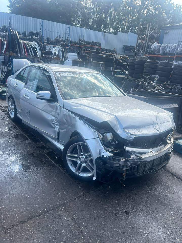 MERCEDES C-CLASS W204 (FL) FOR BREAKING CAR PARTS SALVAGE