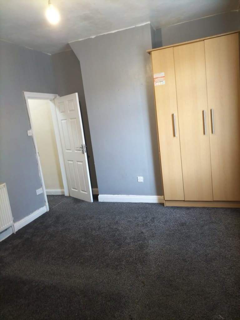 A Large Double Bedroom £300 per month