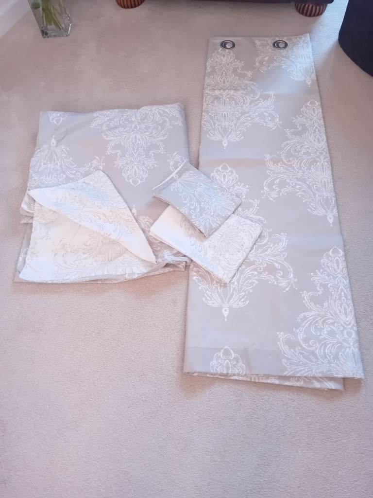 King size duvet with matching blackout curtains 