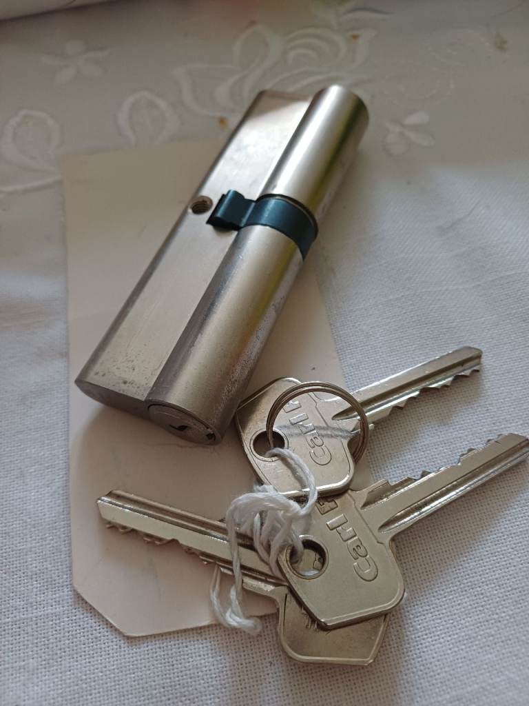 Selection of 6 Double Barrelled Door locks