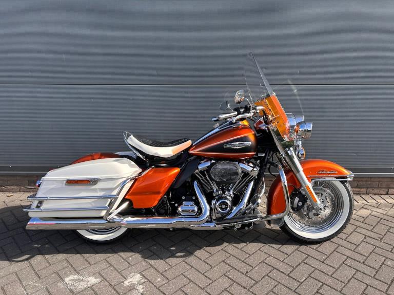 2023 Harley-Davidson TOURING ELECTRA GLIDE HIGHWAY KING Custom Cruiser Manual