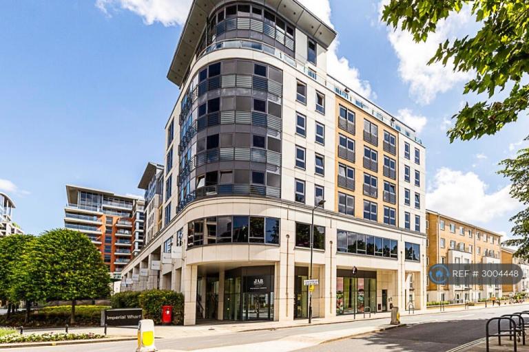 2 bedroom flat in Nacovia House, London, SW6 (2 bed) (#3004448)
