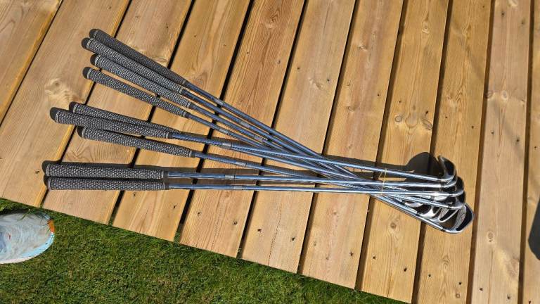 Wilson Staff FS Golf Irons Set – Good Condition